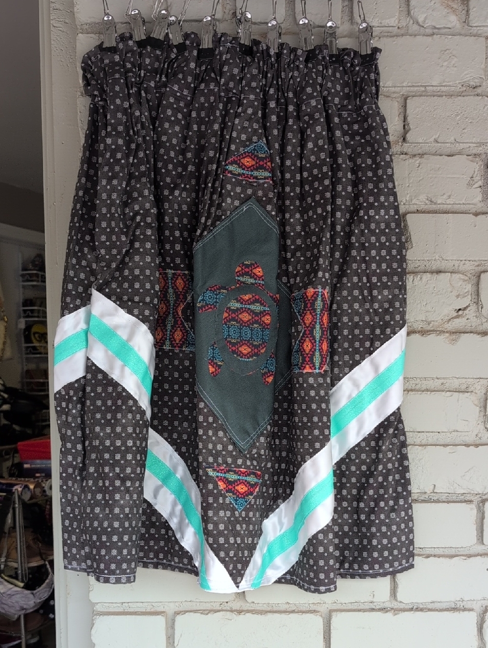 Embroidered Turtle Pattern Ribbon Skirt Black Midi Skirt with Teal Accents